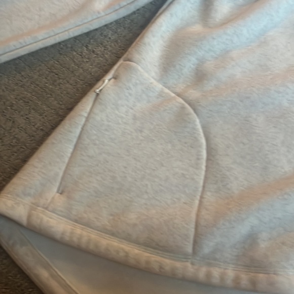 Athleta Sweatshirt - Picture 2 of 5